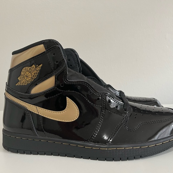 SOLD - Air Jordan 1 Retro High OG - Picture 2 of 5